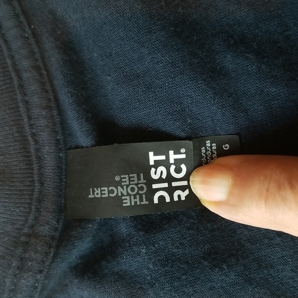 The Concert Tee District Navy Crewneck Tshirt Size Large - Picture 7 of 12